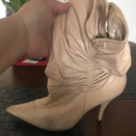 Tan boots - Picture 2 of 3